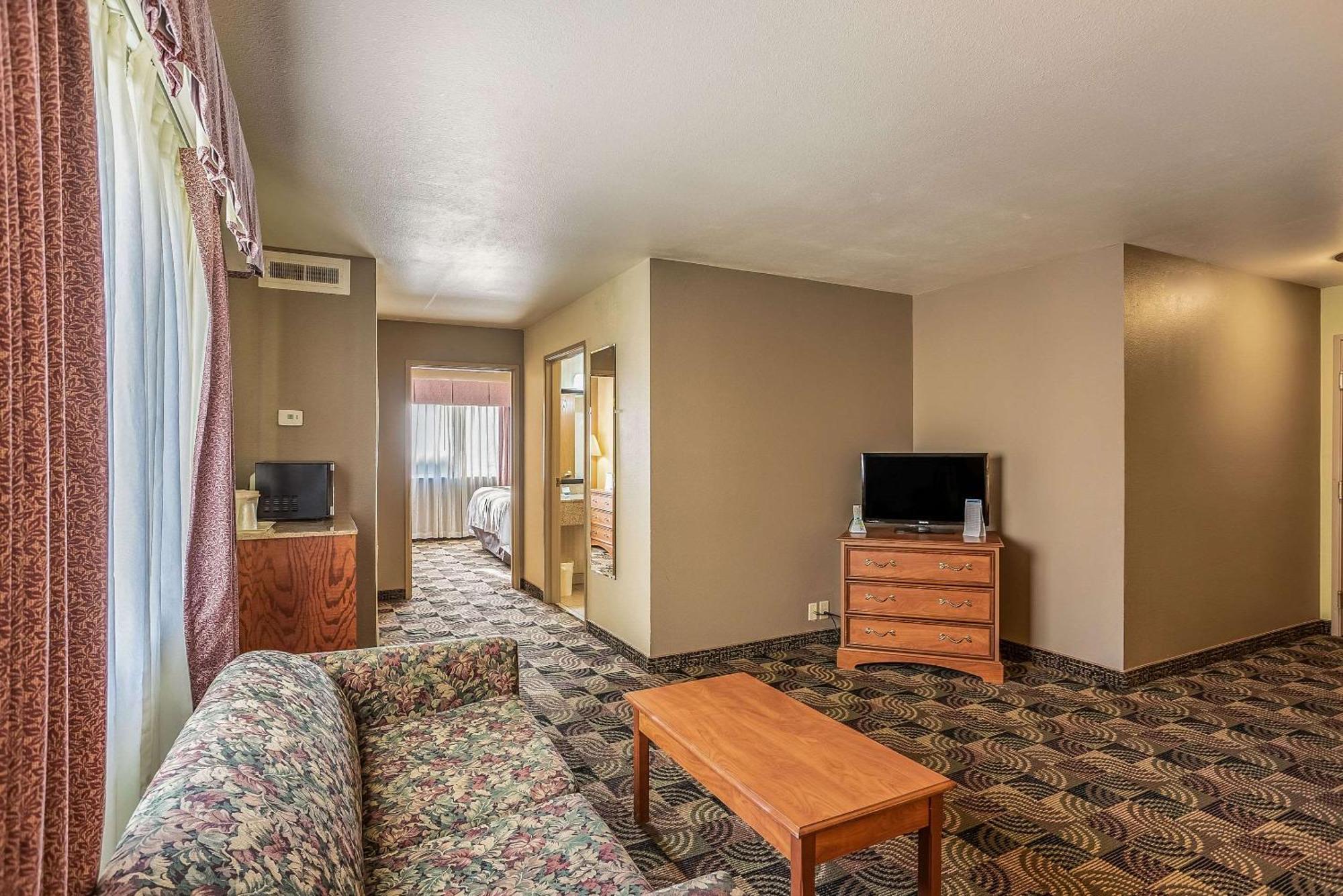 Quality Inn & Suites Hannibal Extérieur photo