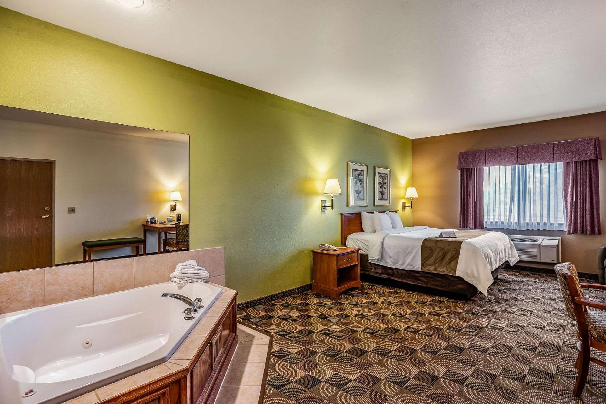 Quality Inn & Suites Hannibal Extérieur photo